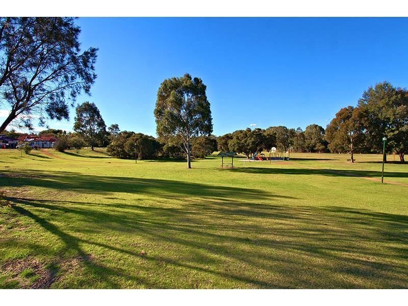 104 Bolderwood Drive, South Lake WA 6164