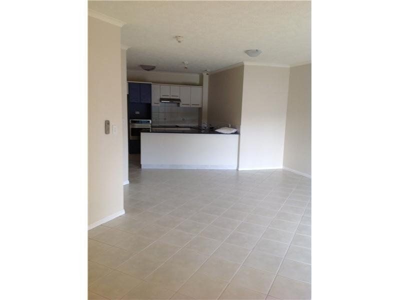 15/275 The Esplanade, Cairns North QLD 4870