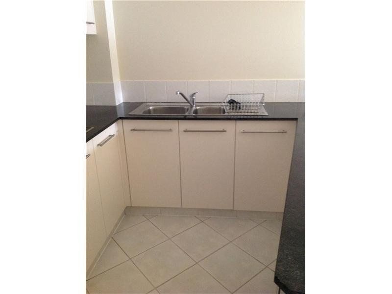 15/275 The Esplanade, Cairns North QLD 4870