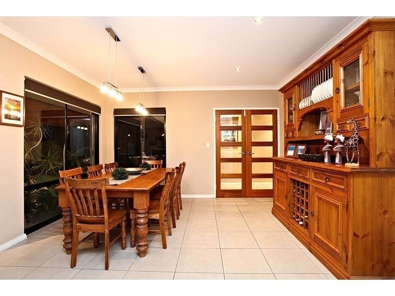 10 Watersun Gardens, Jindalee WA 6036