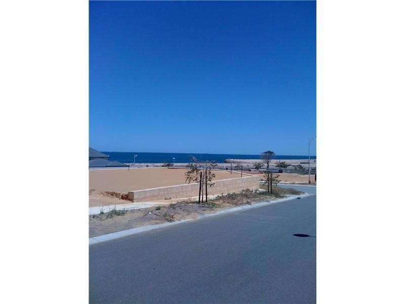 13 Newark Turn, North Coogee WA 6163