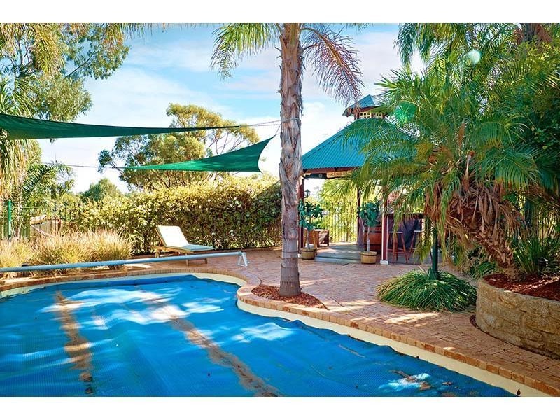 16 Habgood Street, Northam WA 6401