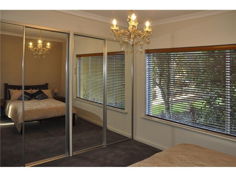 8 Stone Road, Lesmurdie WA 6076