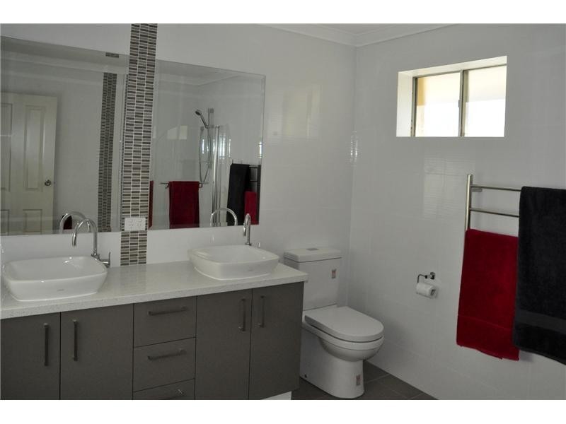 8 Stone Road, Lesmurdie WA 6076