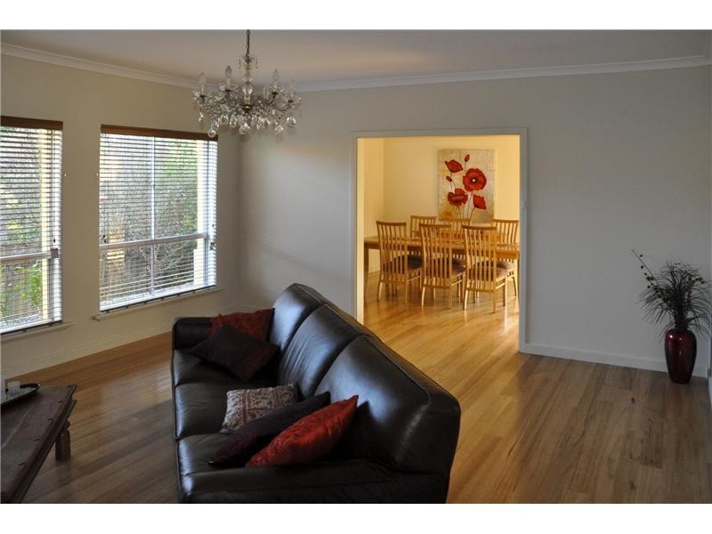 8 Stone Road, Lesmurdie WA 6076