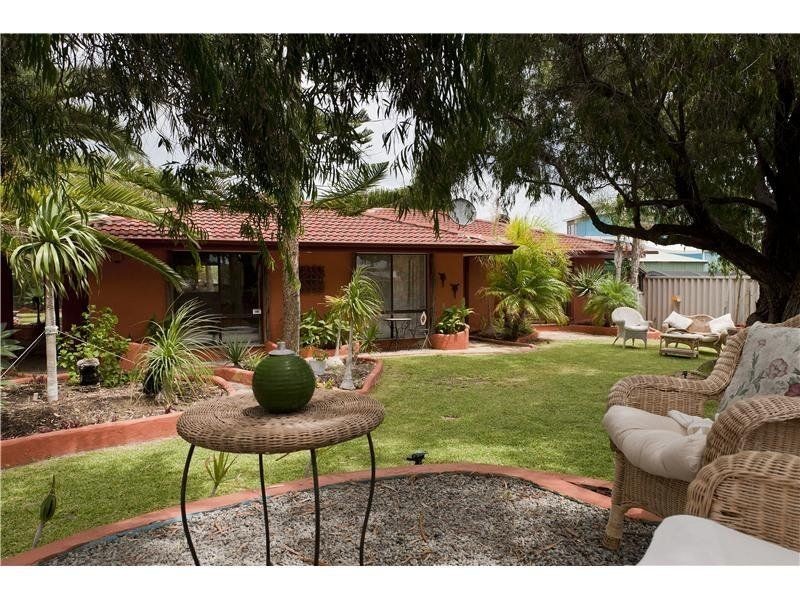 2 Cunliffe Street, Lancelin WA 6044