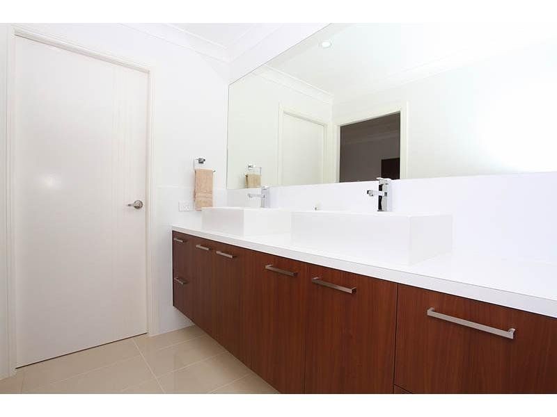 23 Woodlands Blvd, Waterford QLD 4133