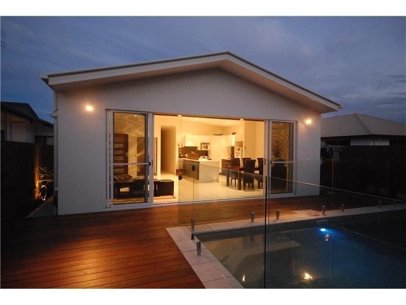 6 Dominica Place, Kawana Island QLD 4575