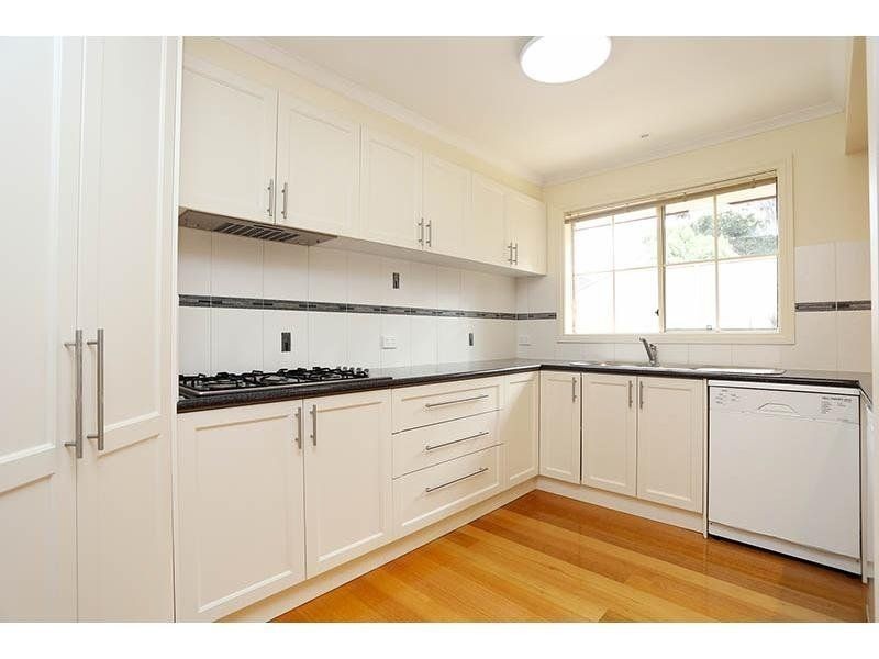 2/15 Duckett Street, Doncaster East VIC 3109