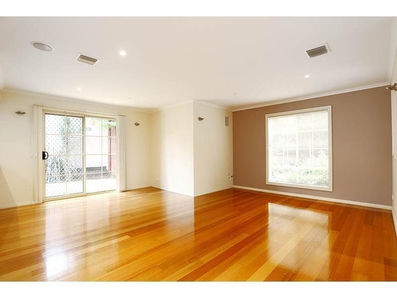 2/15 Duckett Street, Doncaster East VIC 3109