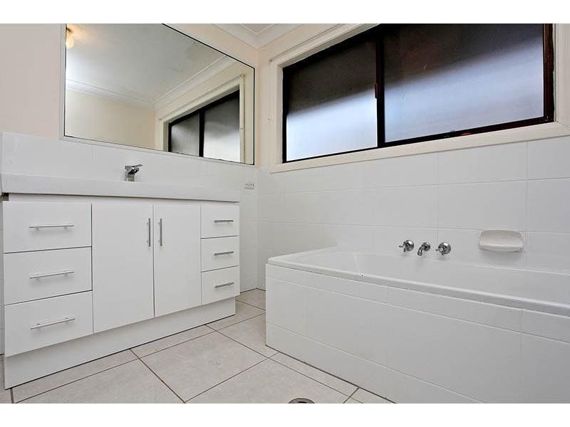 203 Springwood Road, Springwood QLD 4127