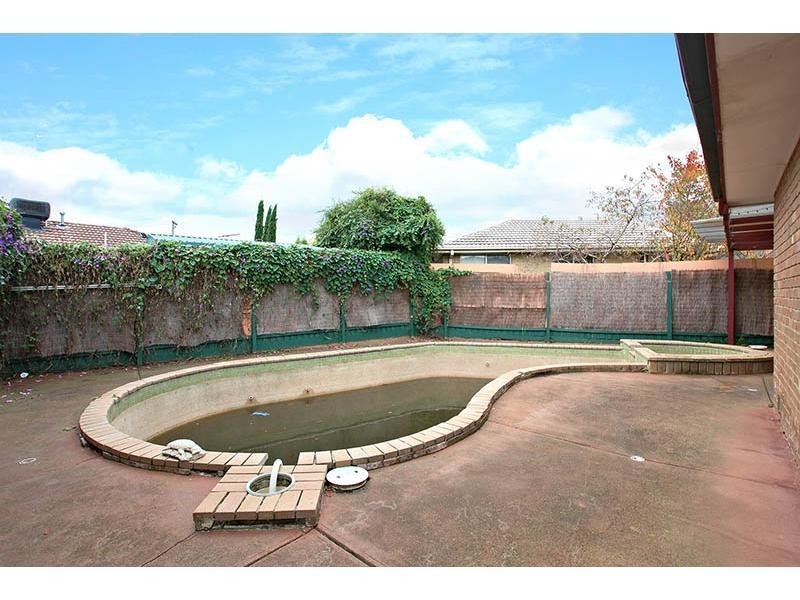 18 Peppercorn Parade, Epping VIC 3076