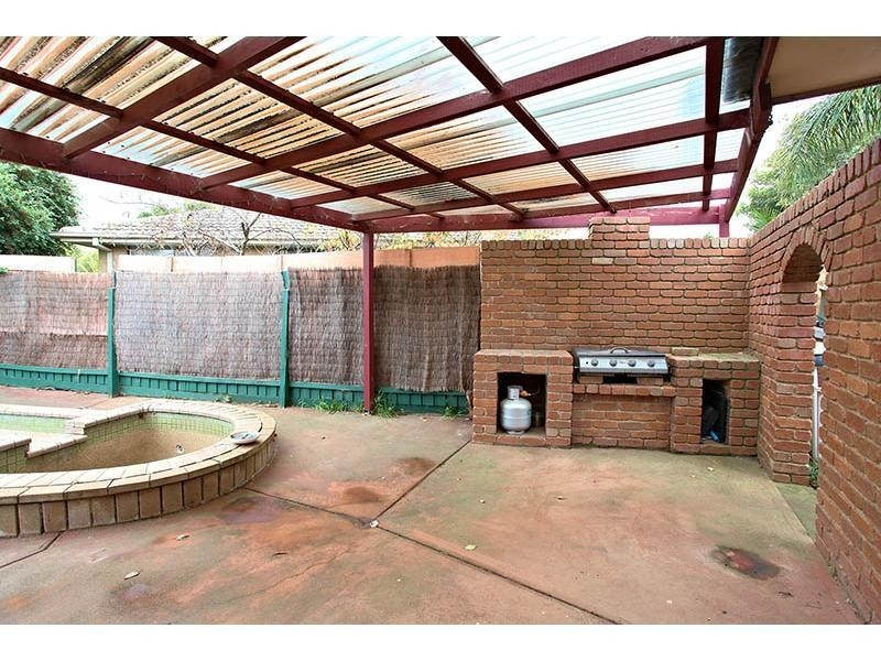 18 Peppercorn Parade, Epping VIC 3076