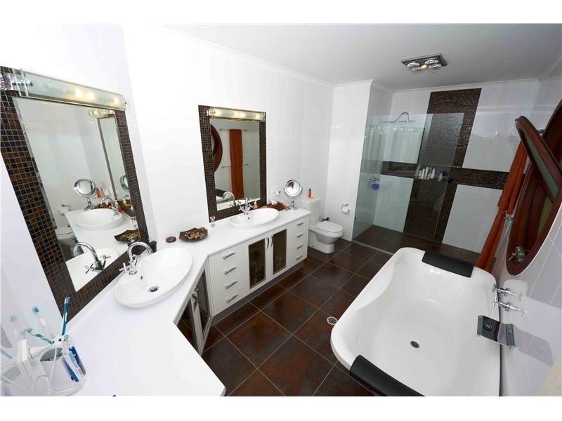 290 Black Mountain Road, Black Mountain QLD 4563