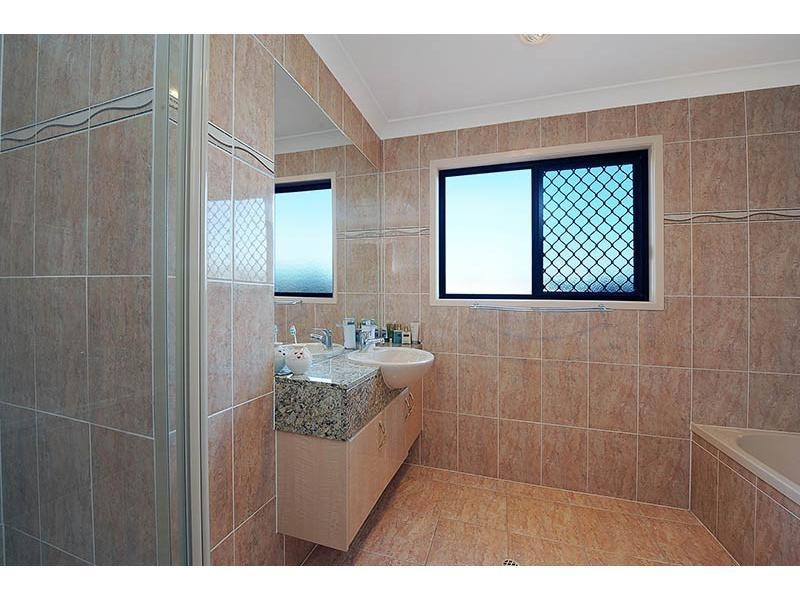 1 Fairway Parade, Peregian Springs QLD 4573