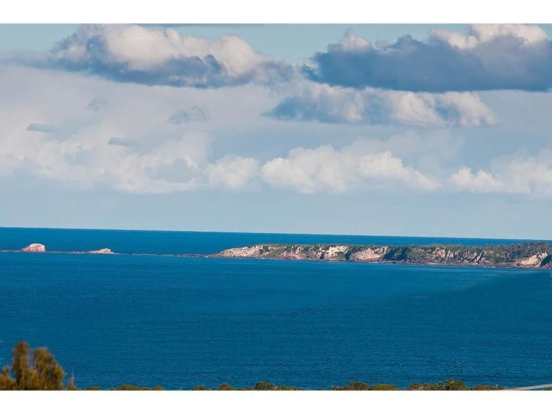 12 Seaview Avenue, Merimbula NSW 2548