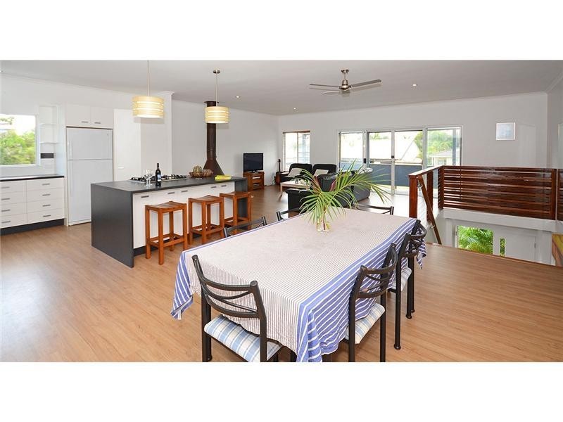 102 Riverview Drive, Burrum Heads QLD 4659