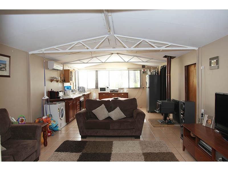 6 Hearle Road, Mumballup WA 6225