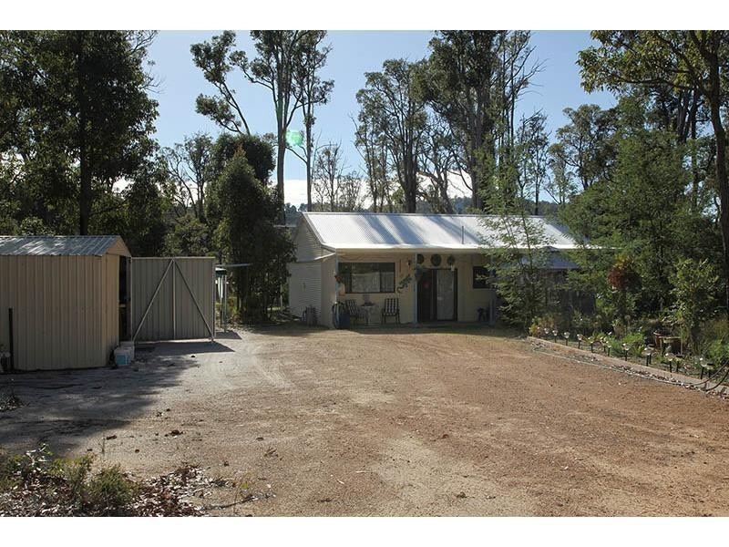 6 Hearle Road, Mumballup WA 6225