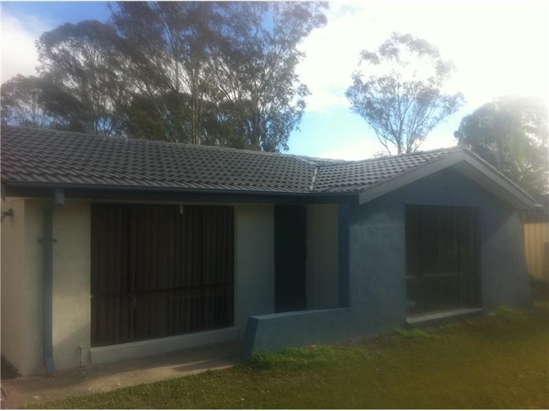 4 macbeth grove, St Clair NSW 2759