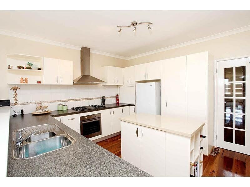 11 Buttercup Parkway, Halls Head WA 6210