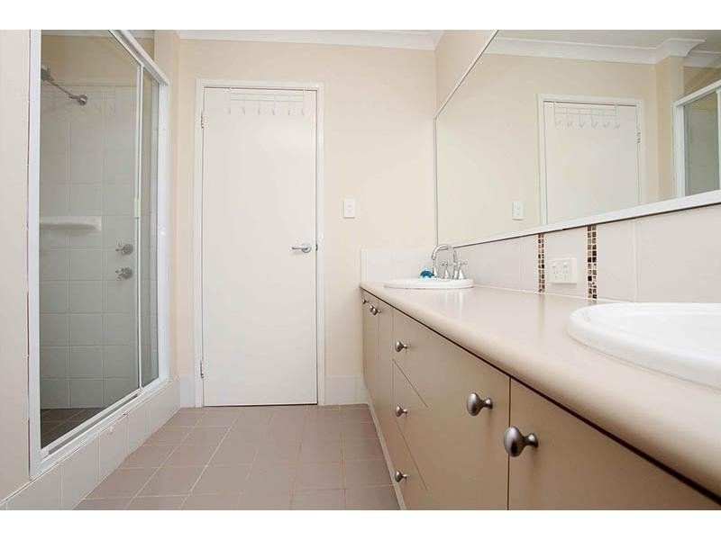 11 Buttercup Parkway, Halls Head WA 6210