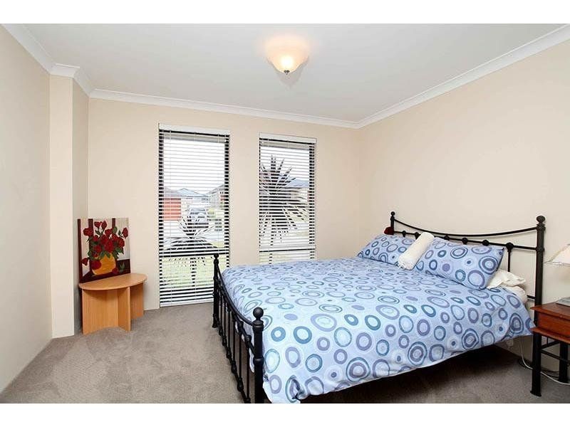 11 Buttercup Parkway, Halls Head WA 6210