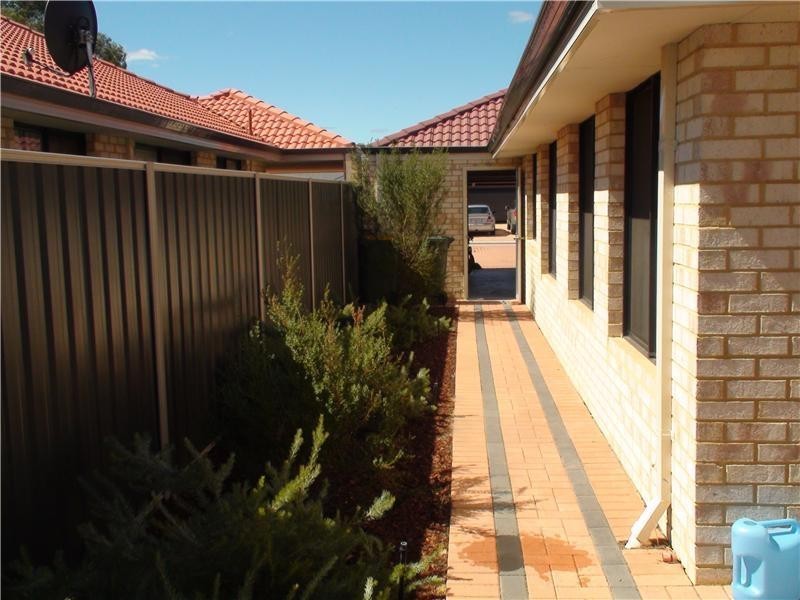 15 Quokka Street, Wattle Grove WA 6107