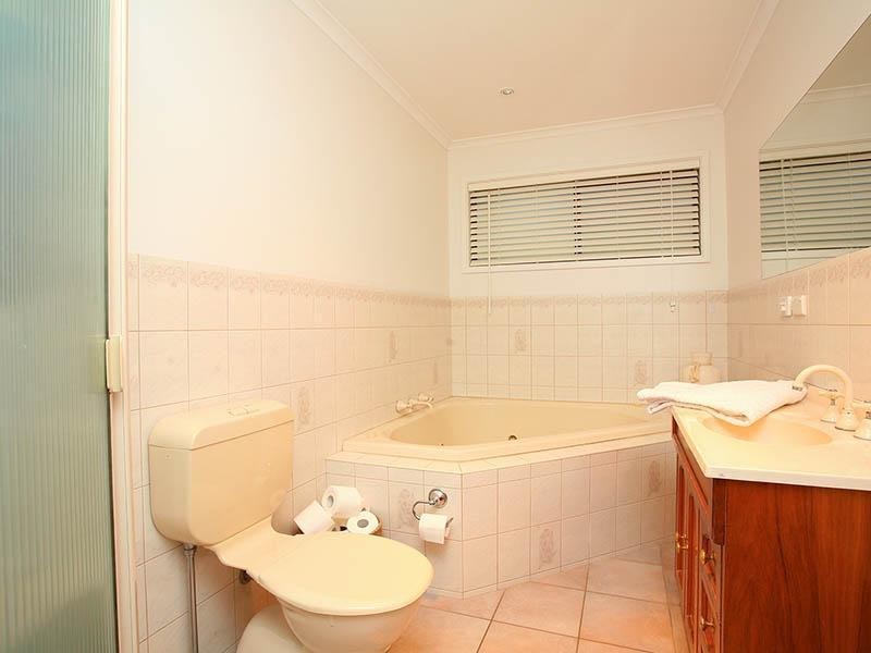 4 Gilmours Road, Tyers VIC 3844