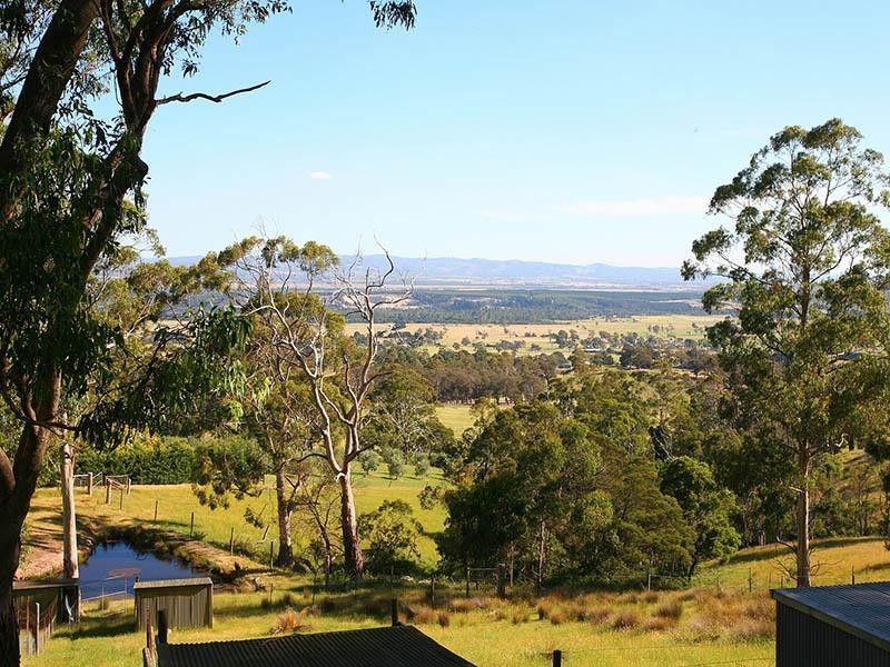 4 Gilmours Road, Tyers VIC 3844