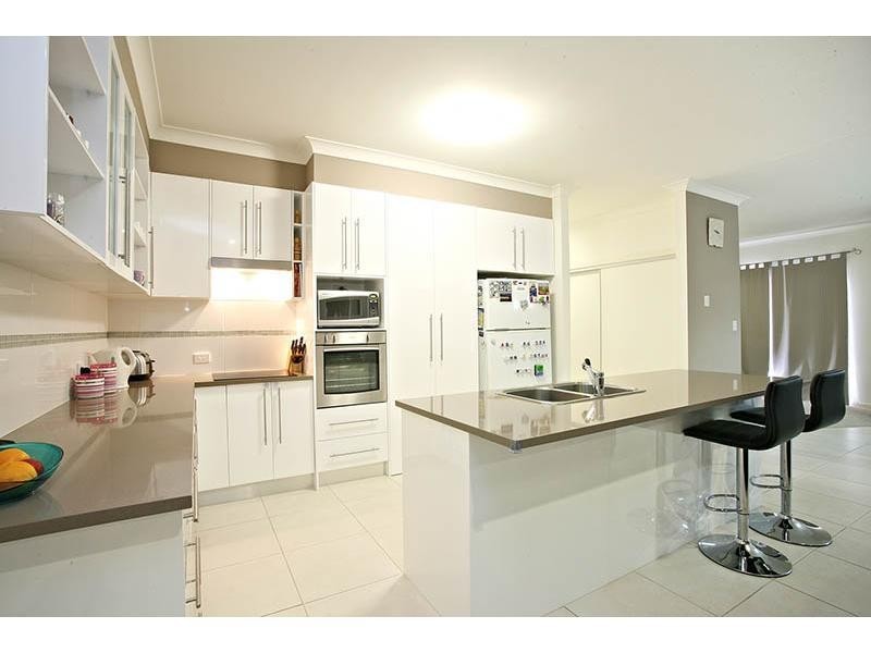 2,13 Mackenzie Street, Coomera QLD 4209