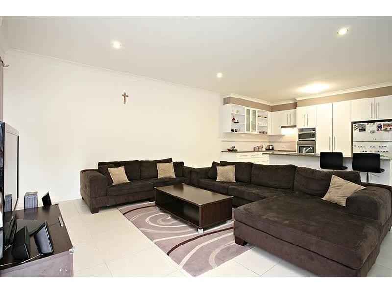 2,13 Mackenzie Street, Coomera QLD 4209