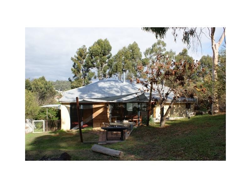 11 Bunbury Street, Bridgetown WA 6255