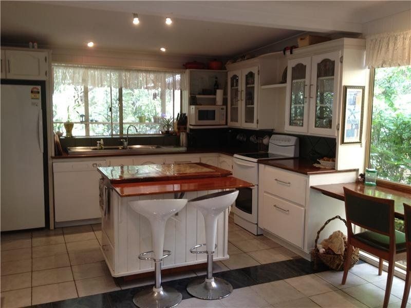 18 Shirley Street, Coochiemudlo Island QLD 4184