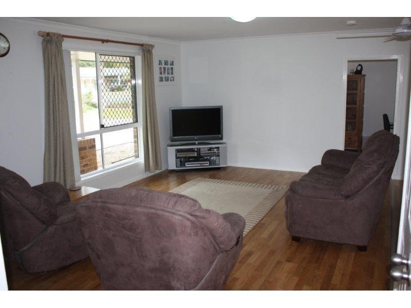 17 Sidney Drive, Beerwah QLD 4519