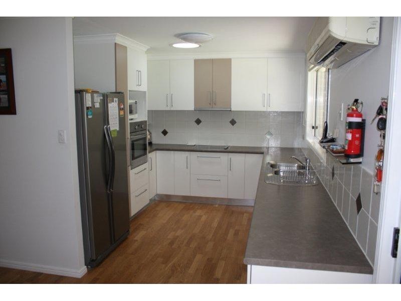 17 Sidney Drive, Beerwah QLD 4519