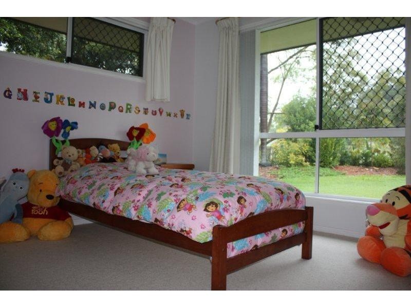 17 Sidney Drive, Beerwah QLD 4519