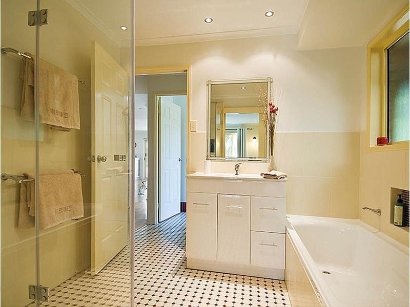 4 Daydream Crt, Kawungan QLD 4655