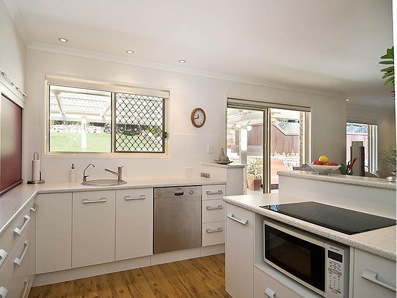 4 Daydream Crt, Kawungan QLD 4655