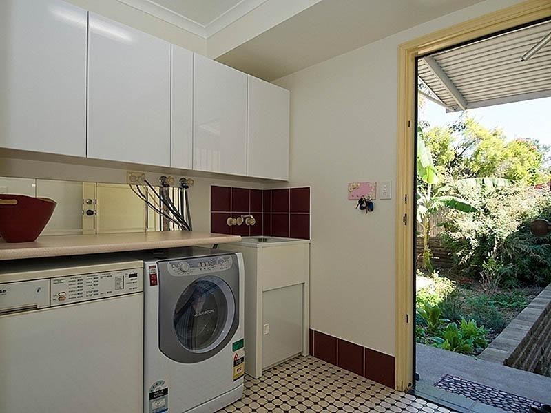 4 Daydream Crt, Kawungan QLD 4655