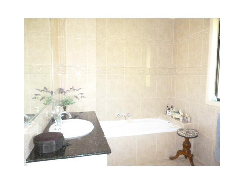 45 White Cedar Cct, Stretton QLD 4116