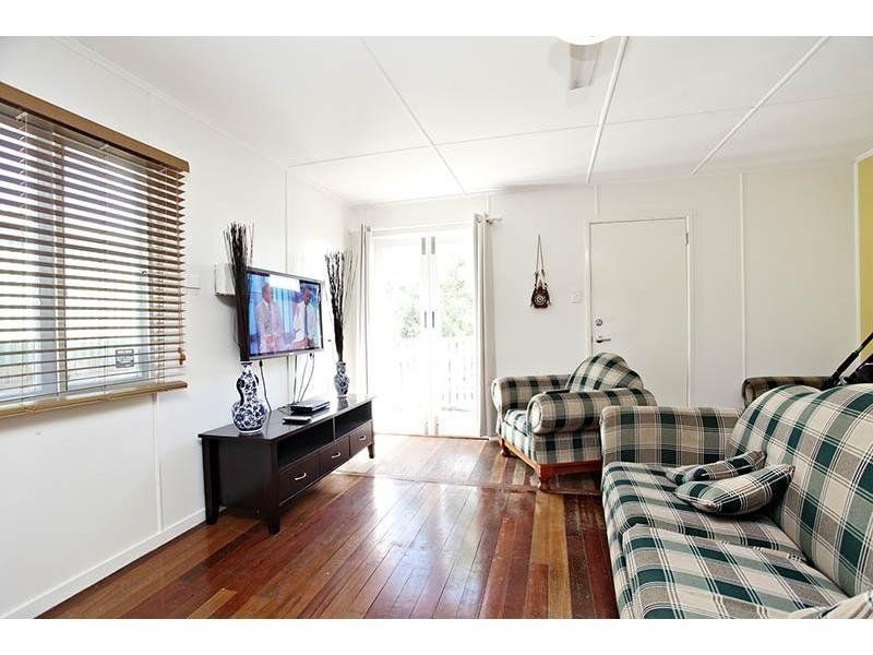 22 Livermore Street, Redcliffe QLD 4020