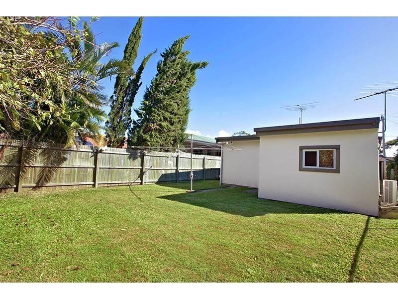 22 Livermore Street, Redcliffe QLD 4020