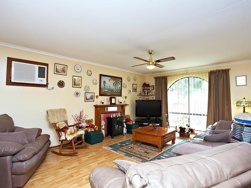 25 Capeview Crescent, Hackham SA 5163