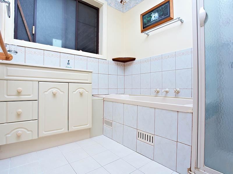 25 Capeview Crescent, Hackham SA 5163