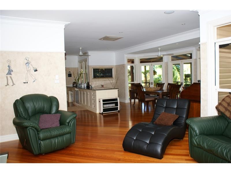 11 McCallum Place, Uki NSW 2484