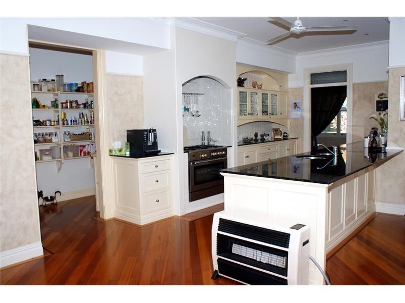 11 McCallum Place, Uki NSW 2484