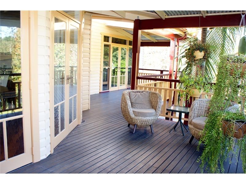 11 McCallum Place, Uki NSW 2484