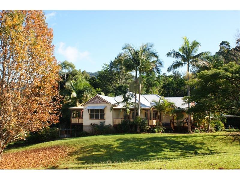 11 McCallum Place, Uki NSW 2484