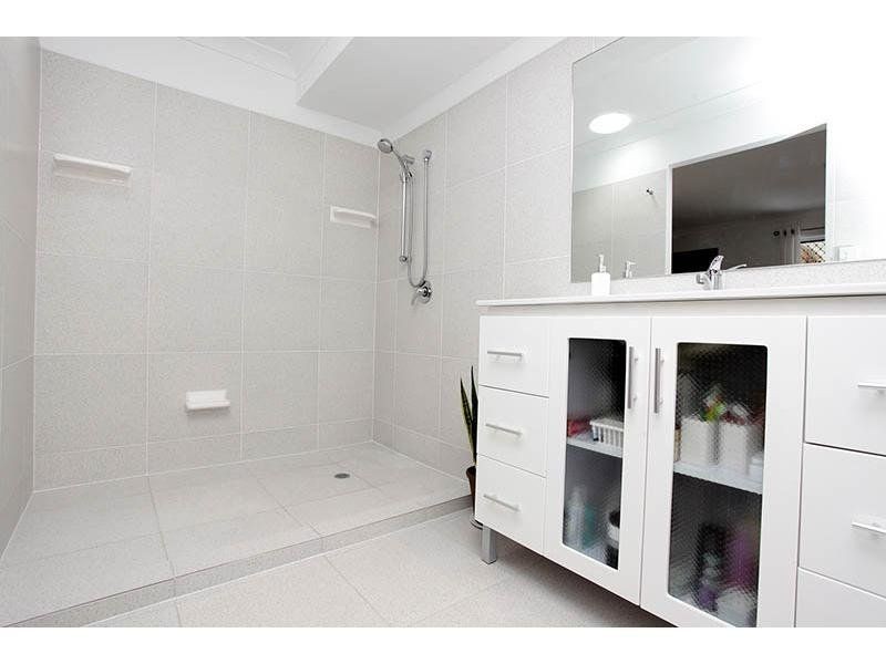 88 Victoria Parade East, Coochiemudlo Island QLD 4184